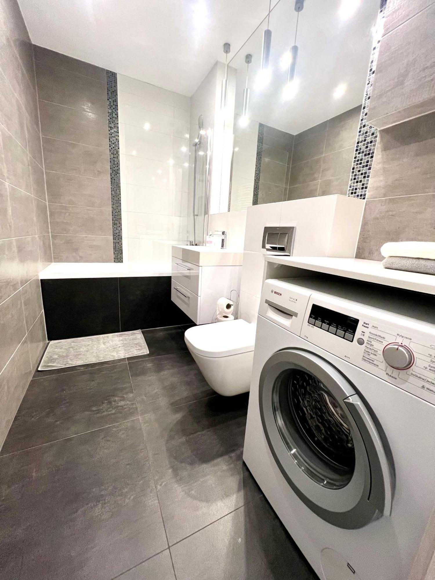 Atal Towers Prywatny Apartament Apartment Wroclaw Bagian luar foto